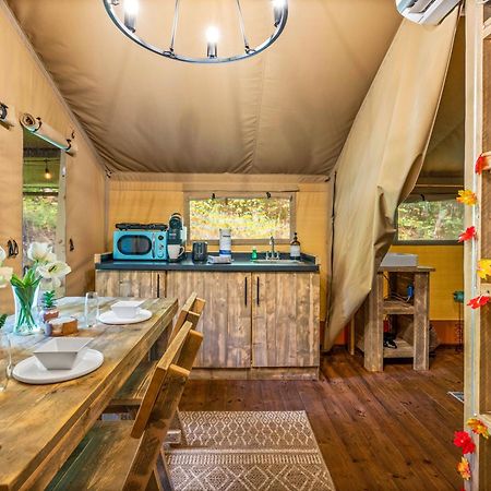 מלון סביירוויל Firefly Season Glamping מראה חיצוני תמונה