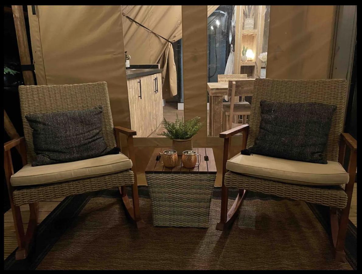 מלון סביירוויל Firefly Season Glamping מראה חיצוני תמונה