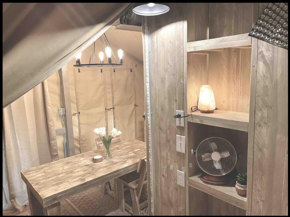 מלון סביירוויל Firefly Season Glamping מראה חיצוני תמונה