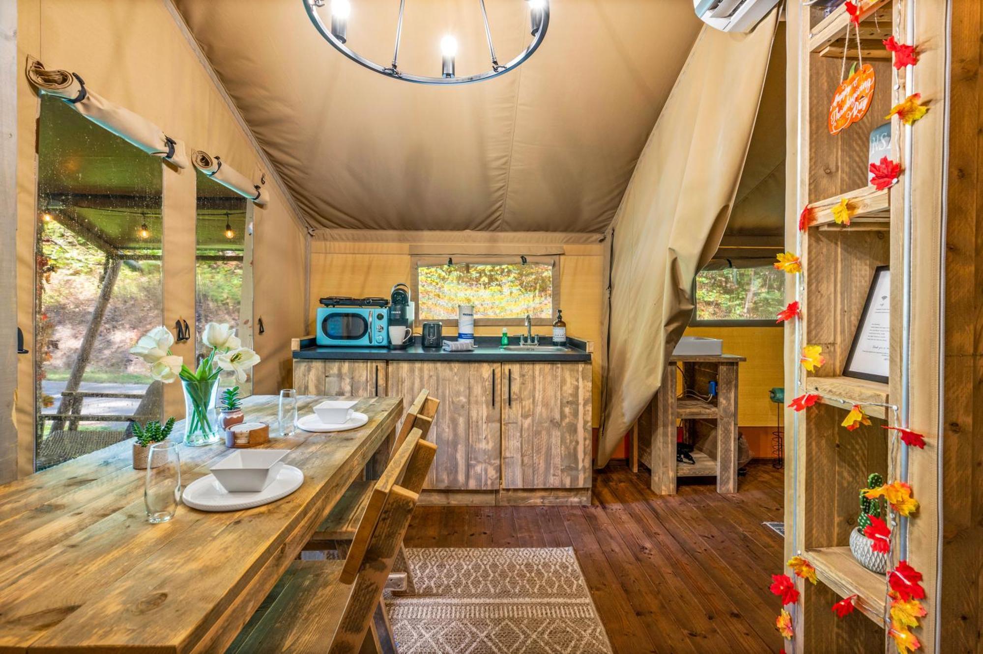 מלון סביירוויל Firefly Season Glamping מראה חיצוני תמונה