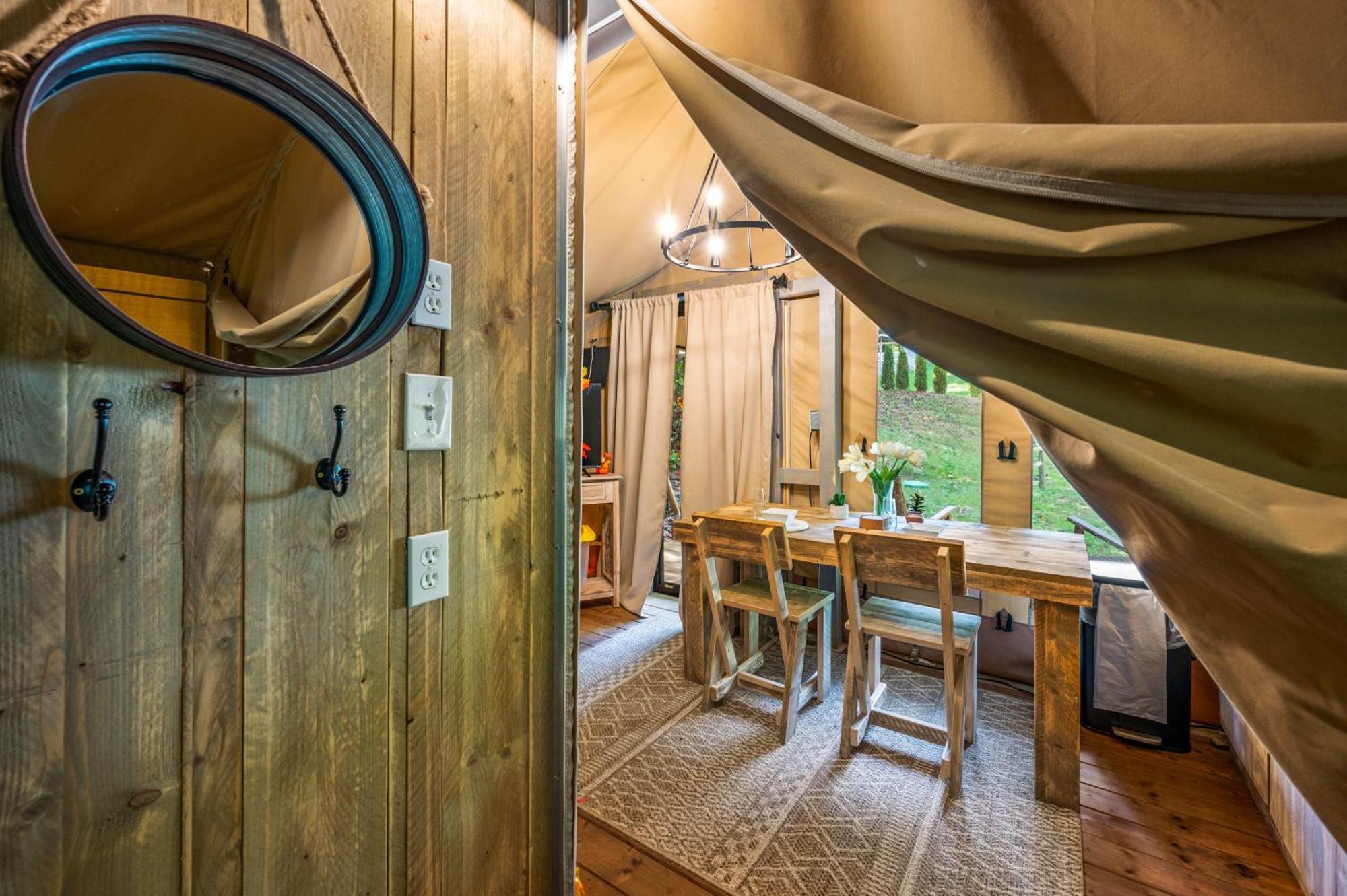 מלון סביירוויל Firefly Season Glamping מראה חיצוני תמונה