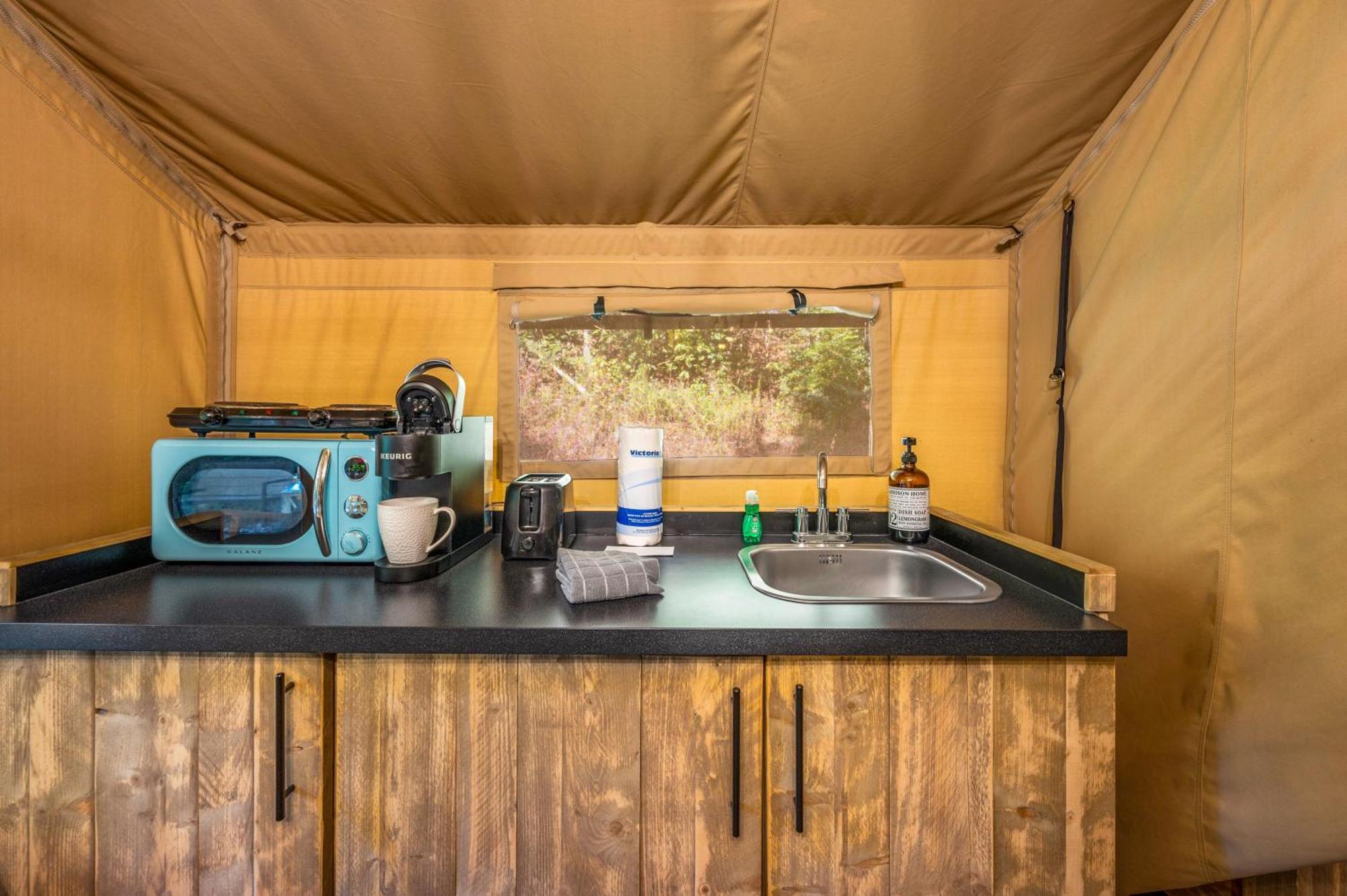 מלון סביירוויל Firefly Season Glamping מראה חיצוני תמונה
